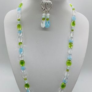 Necklace/earrings set